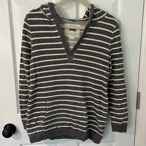 Obey hooded sweater - Picture 1 of 3